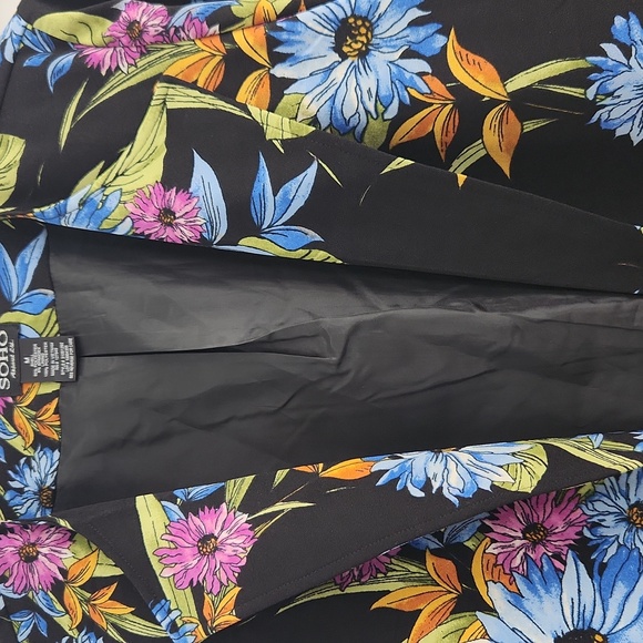 Floral Unstructured Jacket - Picture 3 of 5